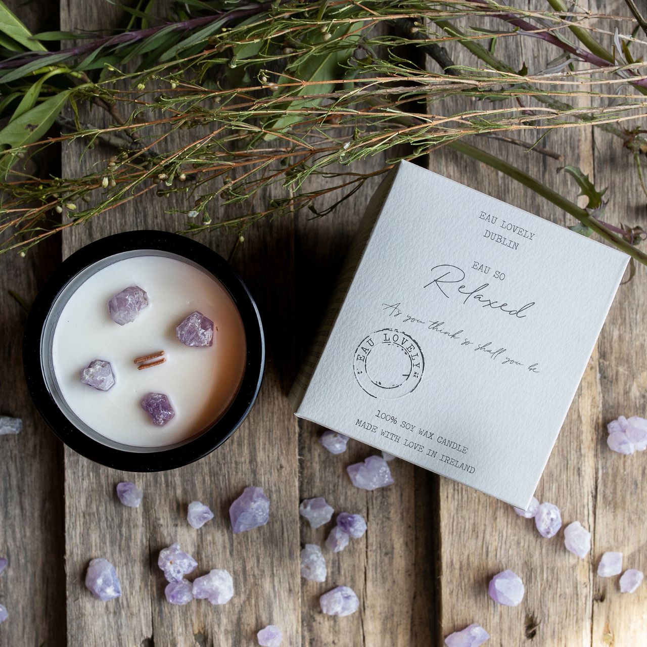 Eau So Lovely Relaxed Candle with Amethyst Gemstone Handmade in Ireland, this calming candle combines the soothing energy of amethyst gemstone with thoughtful craftsmanship.