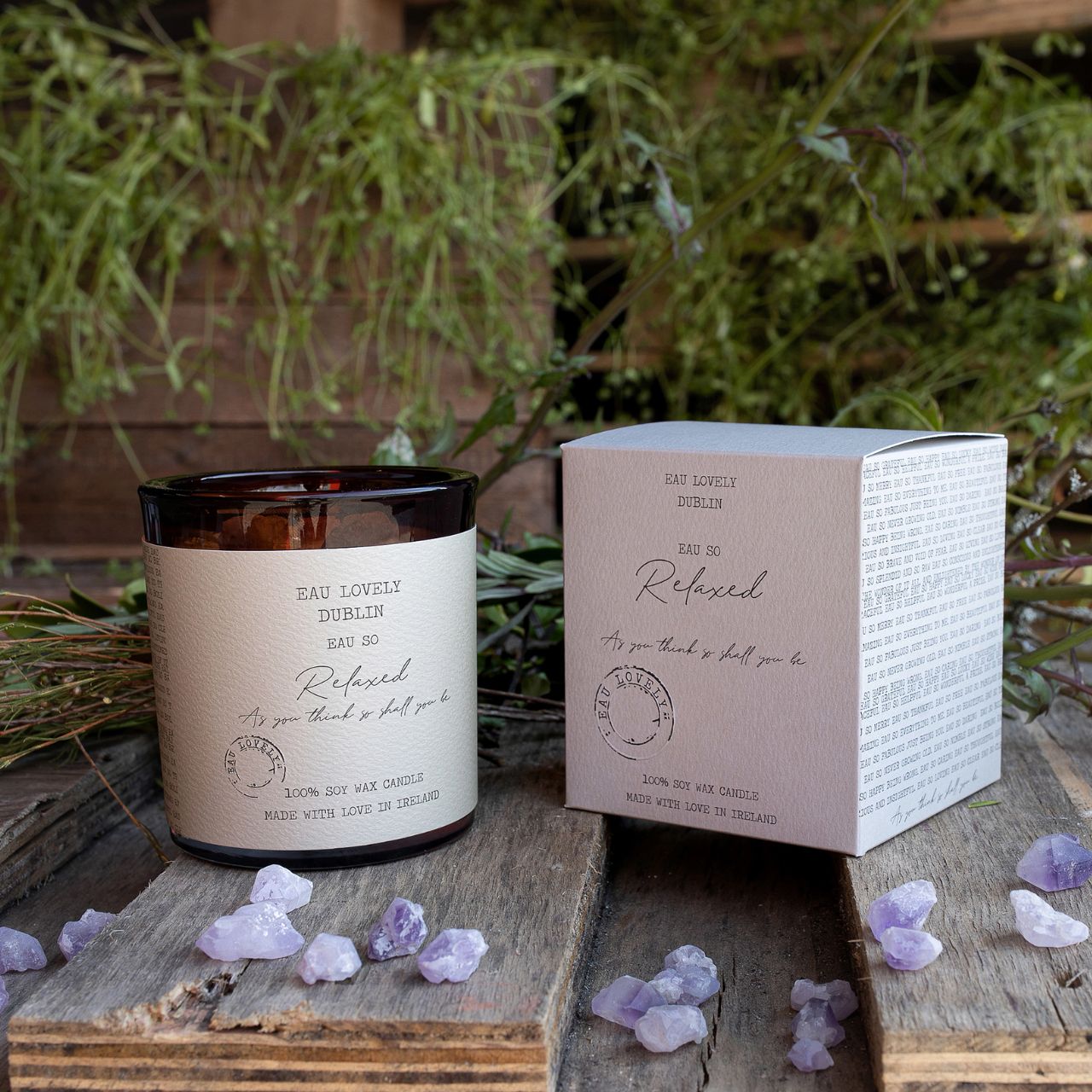 Eau So Lovely Relaxed Candle with Amethyst Gemstone Handmade in Ireland, this calming candle combines the soothing energy of amethyst gemstone with thoughtful craftsmanship.