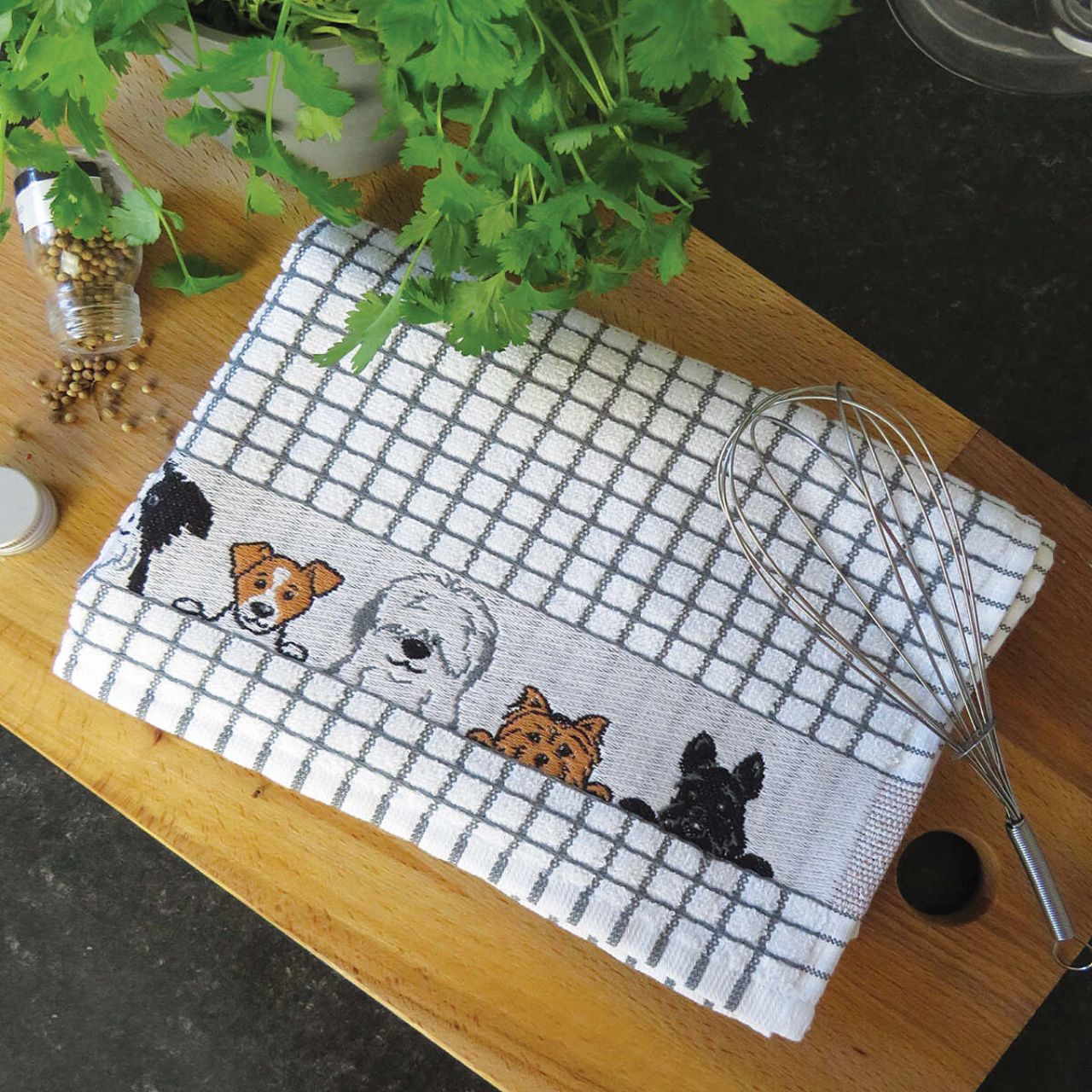 Our ultra-absorbent Dogs Jacquard woven Poli-Dri tea towel was first developed over forty years ago. It leads in absorbency and has proven to be significantly softer than any of its competitors.