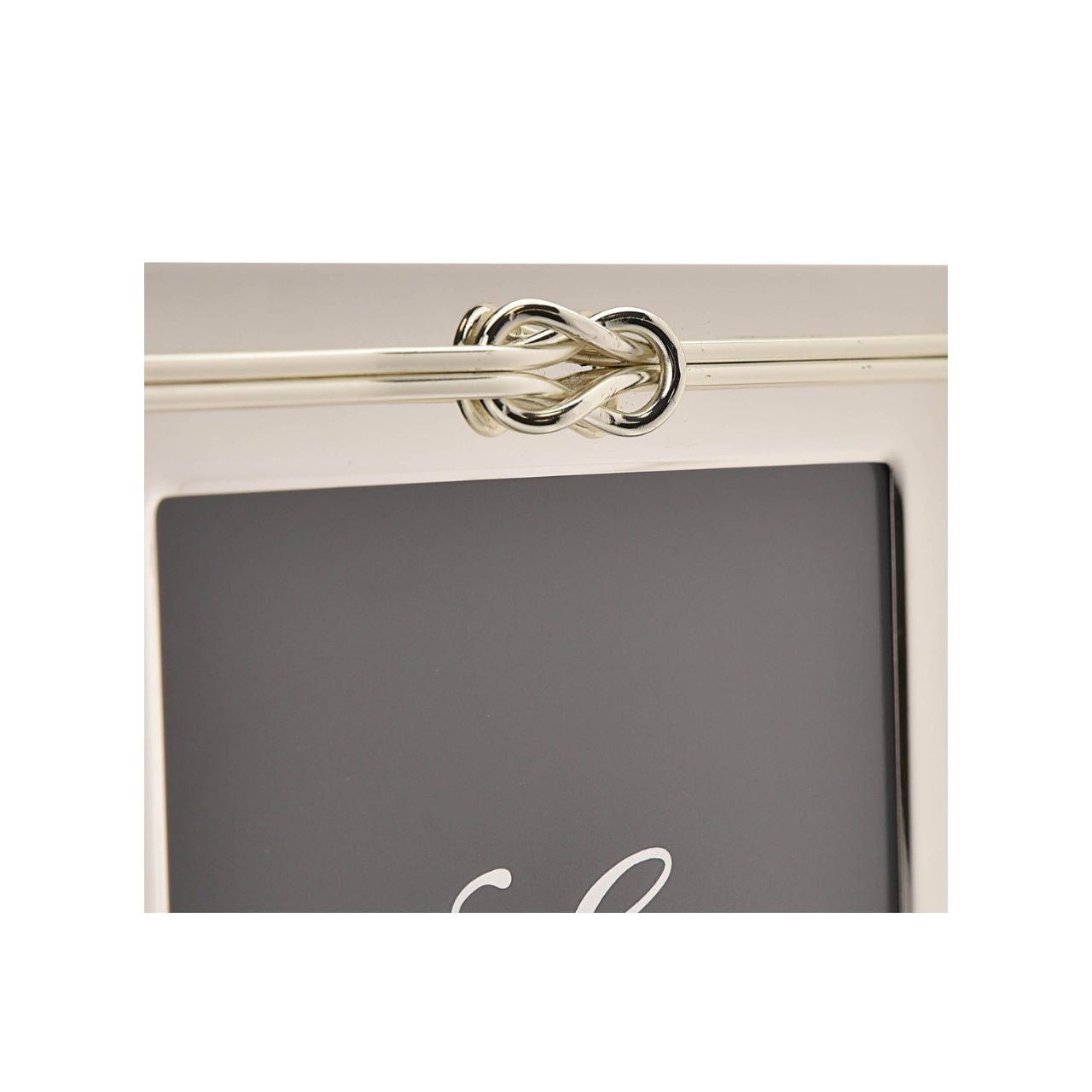 This delightful frame is a true statement piece in which to present treasured photographs at home.
