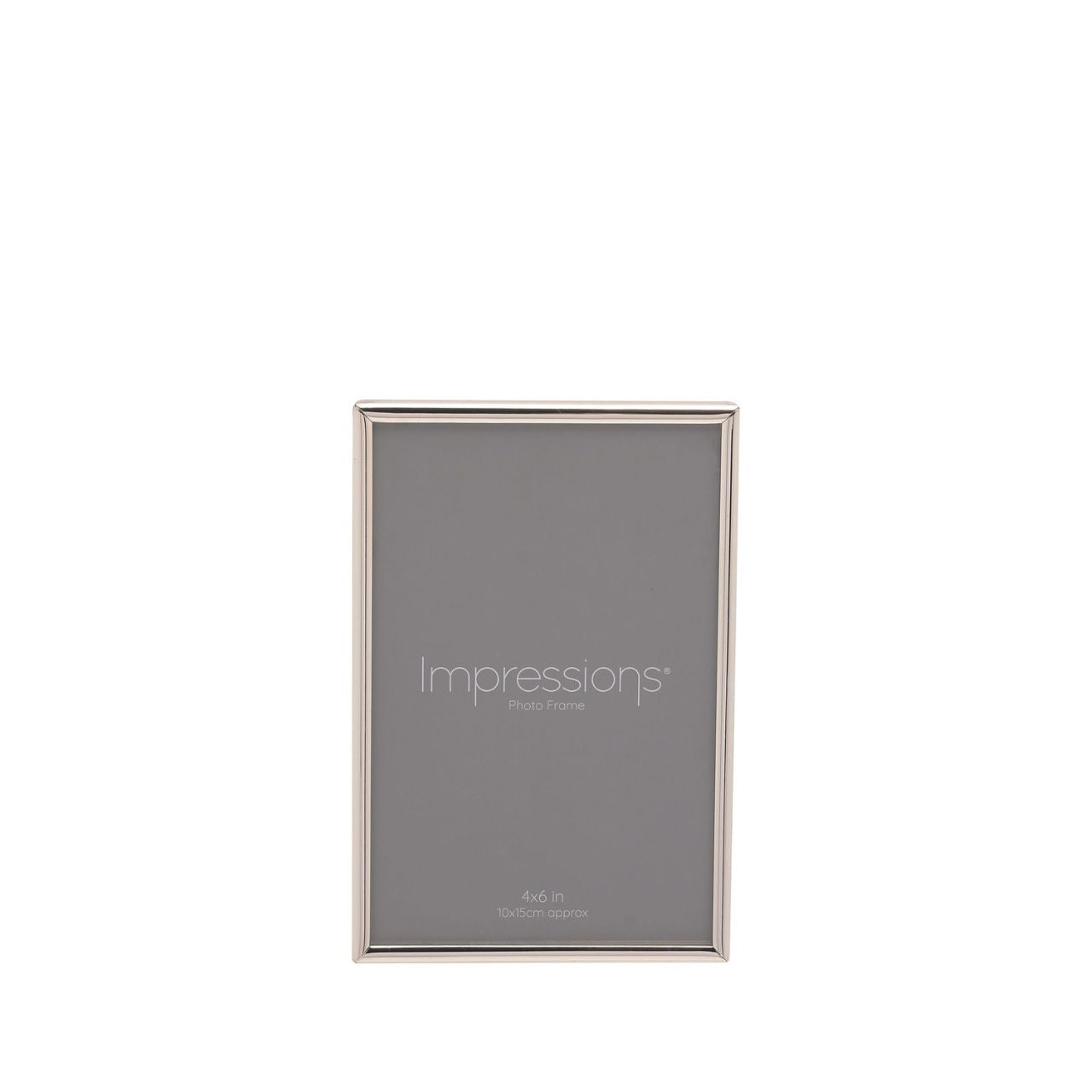 A beautifully simple silver plated photo frame from IMPRESSIONS by Juliana. Featuring a luxury black velveteen standing strut.
