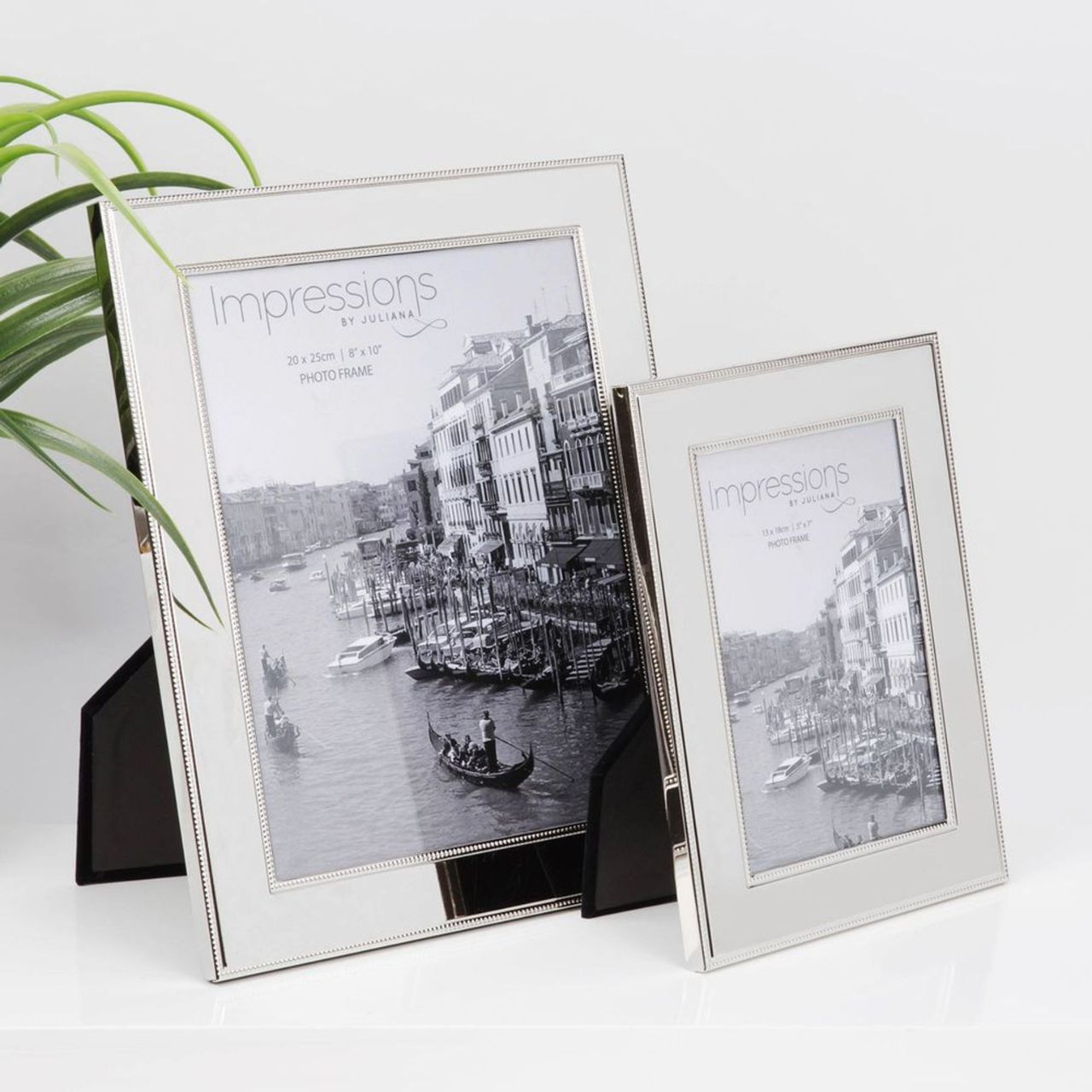 A stylish and simple way to showcase cherished photos or prints.