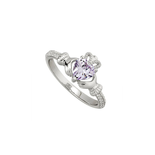 A June birthday is symbolised by a light amethyst stone in this ring. Signifying courage and empowerment, wearing light amethyst is linked with boosted confidence.