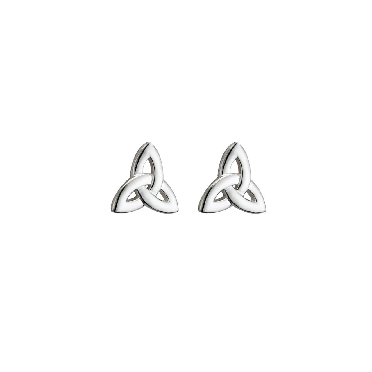 These Solvar Trinity Knot Earrings are expertly crafted from sterling silver, showcasing the iconic Trinity Knot symbol. Originating from Ireland and hallmarked at Dublin Castle, each earring measures 3/8” in height and width, offering a refined and understated elegance. Ideal for both daily wear and special events, these earrings combine tradition with timeless style.
