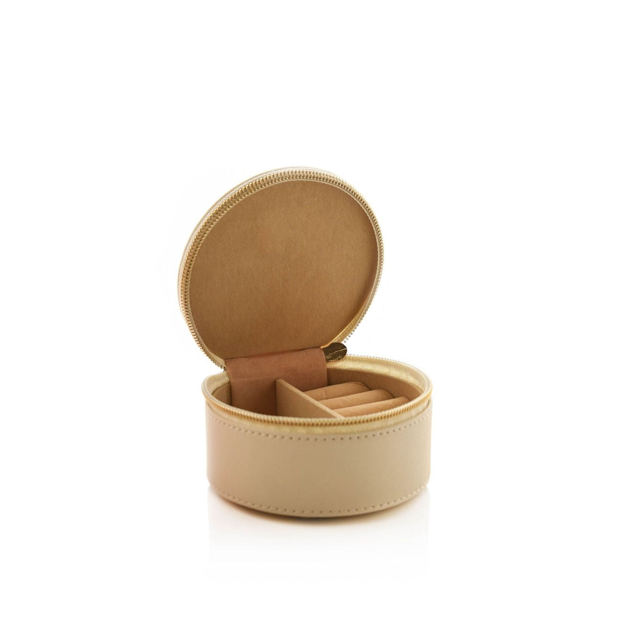 This jewellery box features an intricate pastel floral design set against the on-trend muted yellow faux leather. With a stylish gold zip, this would make a thoughtful gift idea for any jewellery lovers.