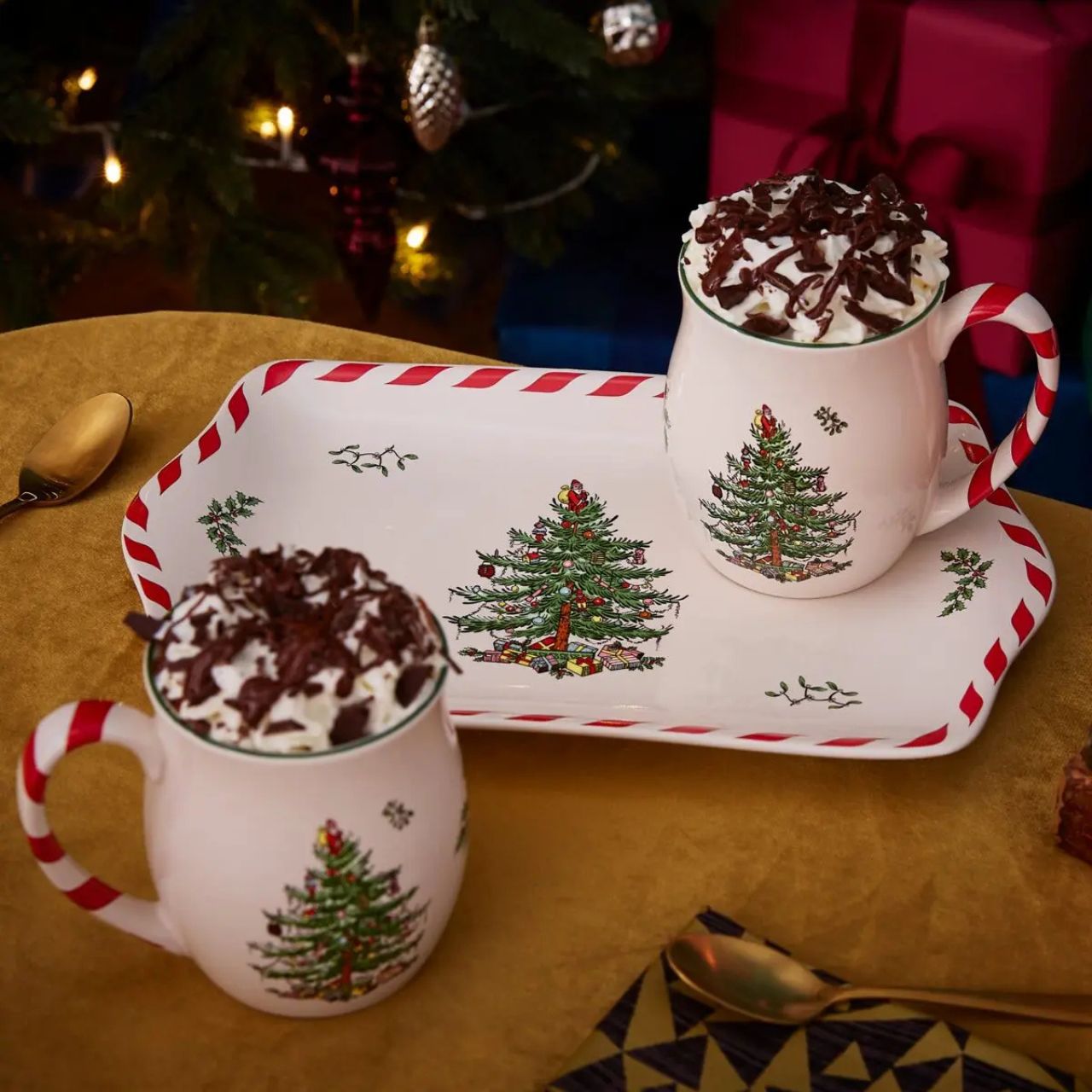 Let your scrumptious Yule log or home-made mince pies take centre stage on the table with our Christmas Tree peppermint dessert tray.