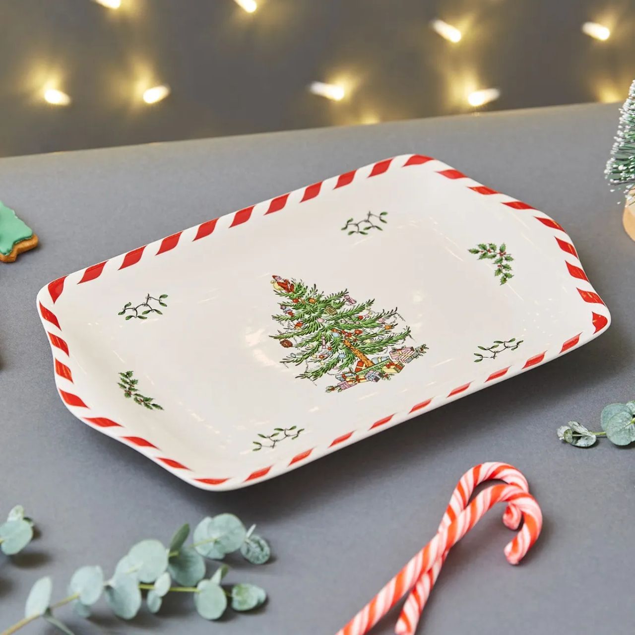 Let your scrumptious Yule log or home-made mince pies take centre stage on the table with our Christmas Tree peppermint dessert tray.