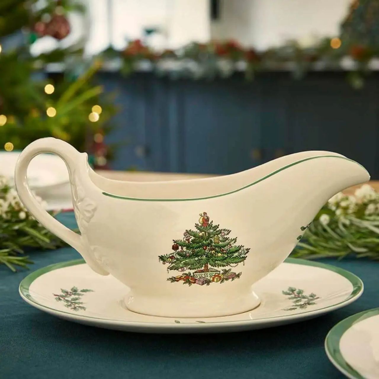 A classic and colourful Christmas piece for your table.