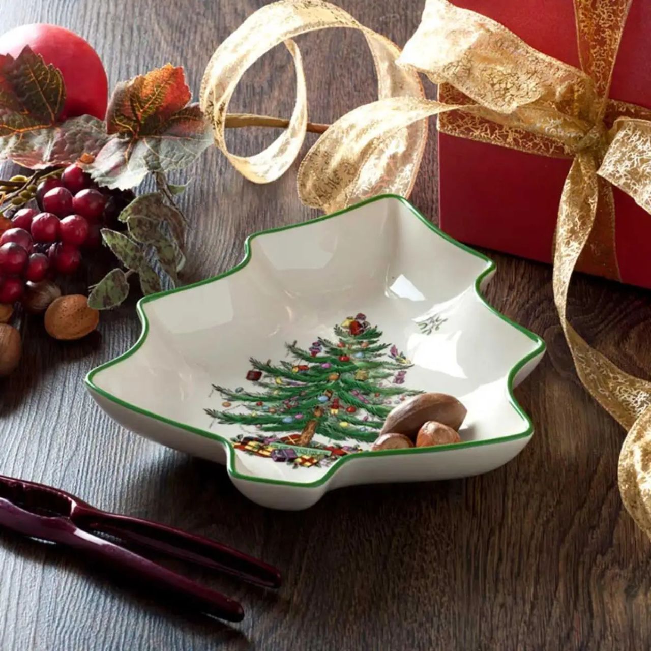 Christmas Tree adds a distinctive charm to every table, celebrating traditions and creating memories. Serve some holiday goodies from this sweet 9 inch Tree-Shape Dish.