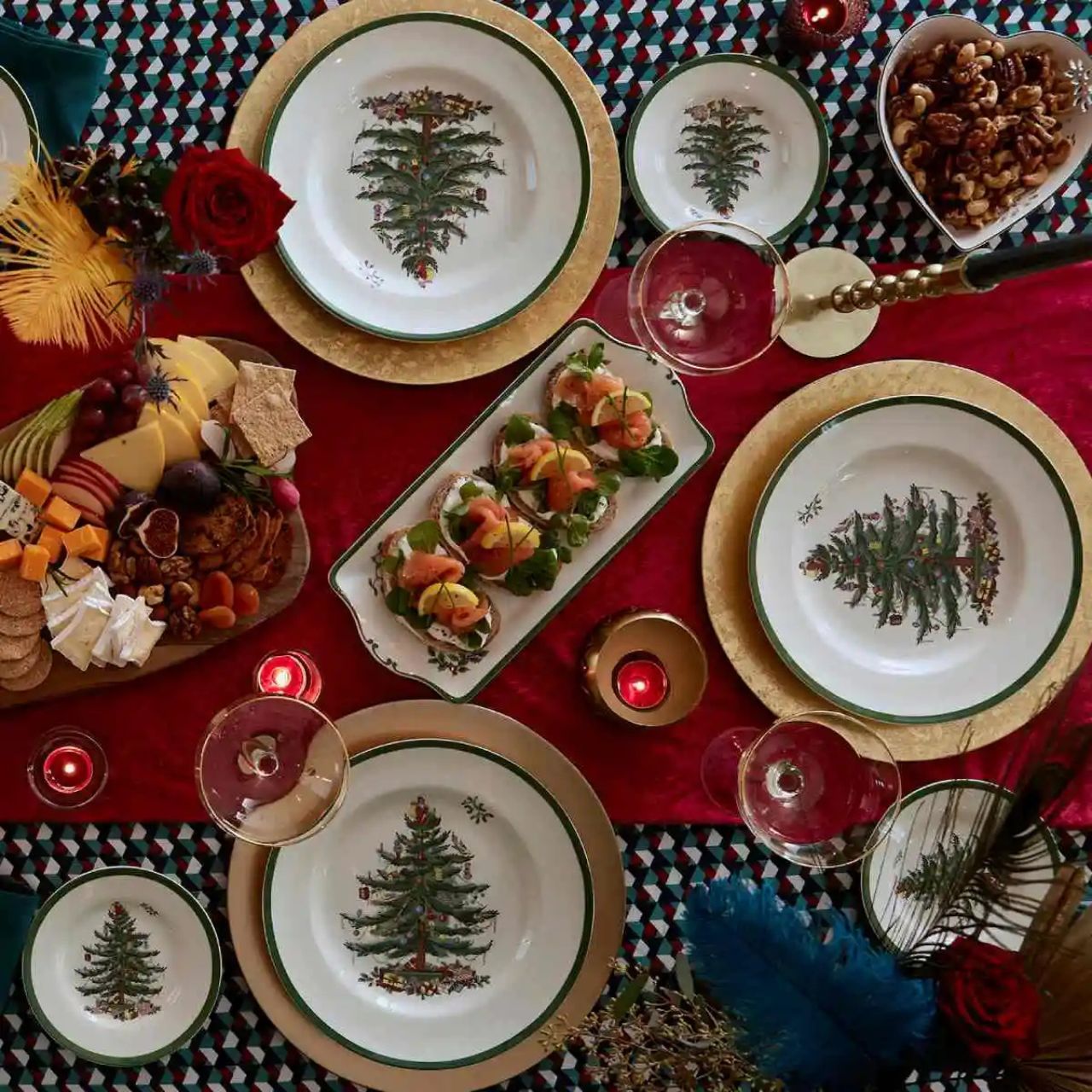 Add a distinctive charm to your table with this Christmas Tree dish, perfect for celebrating traditions and creating memories over the festive period.