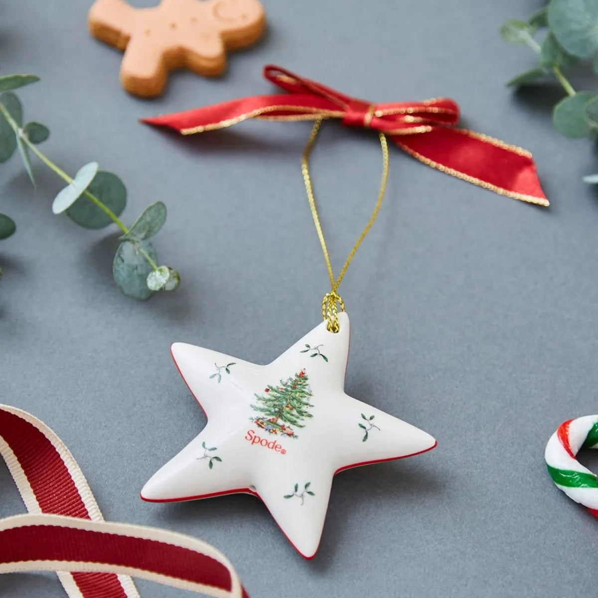Whether you're hosting the family on the day or throwing a seasonal bash, have your tree ready for rocking around with our Christmas Tree star decoration. With a 3D design, this star-shaped piece is made from dolomite.