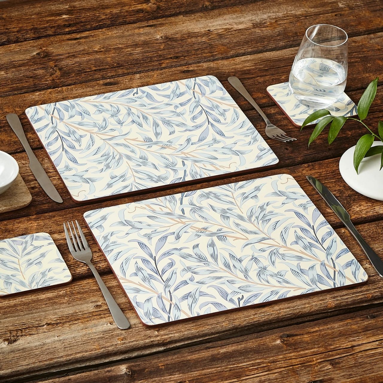 Quality placemats featuring the Willow Bough design from Morris &amp; Co