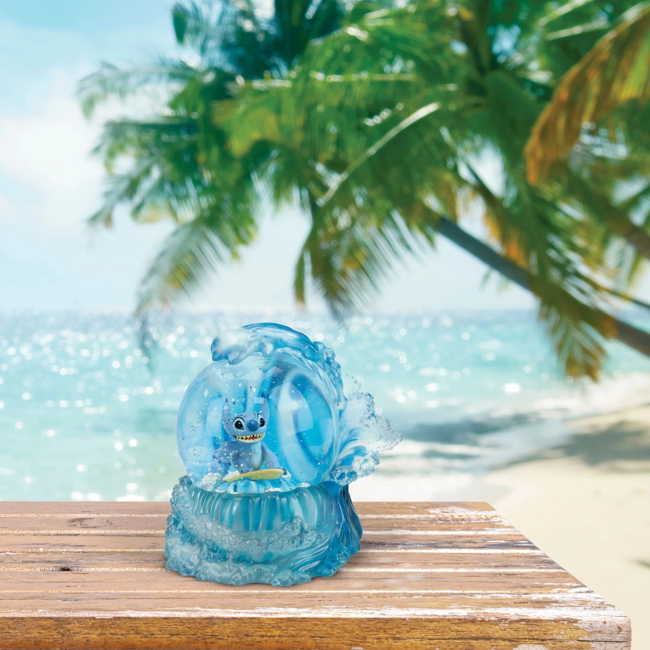 Unveil the magic with our Stitch Waterball, a captivating blend of whimsy and enchantment. Inside, Stitch comes to life in vibrant detail amidst a shimmering flurry. This piece is a dreamy treasure for any Disney enthusiast or those seeking a whimsical addition to their collection