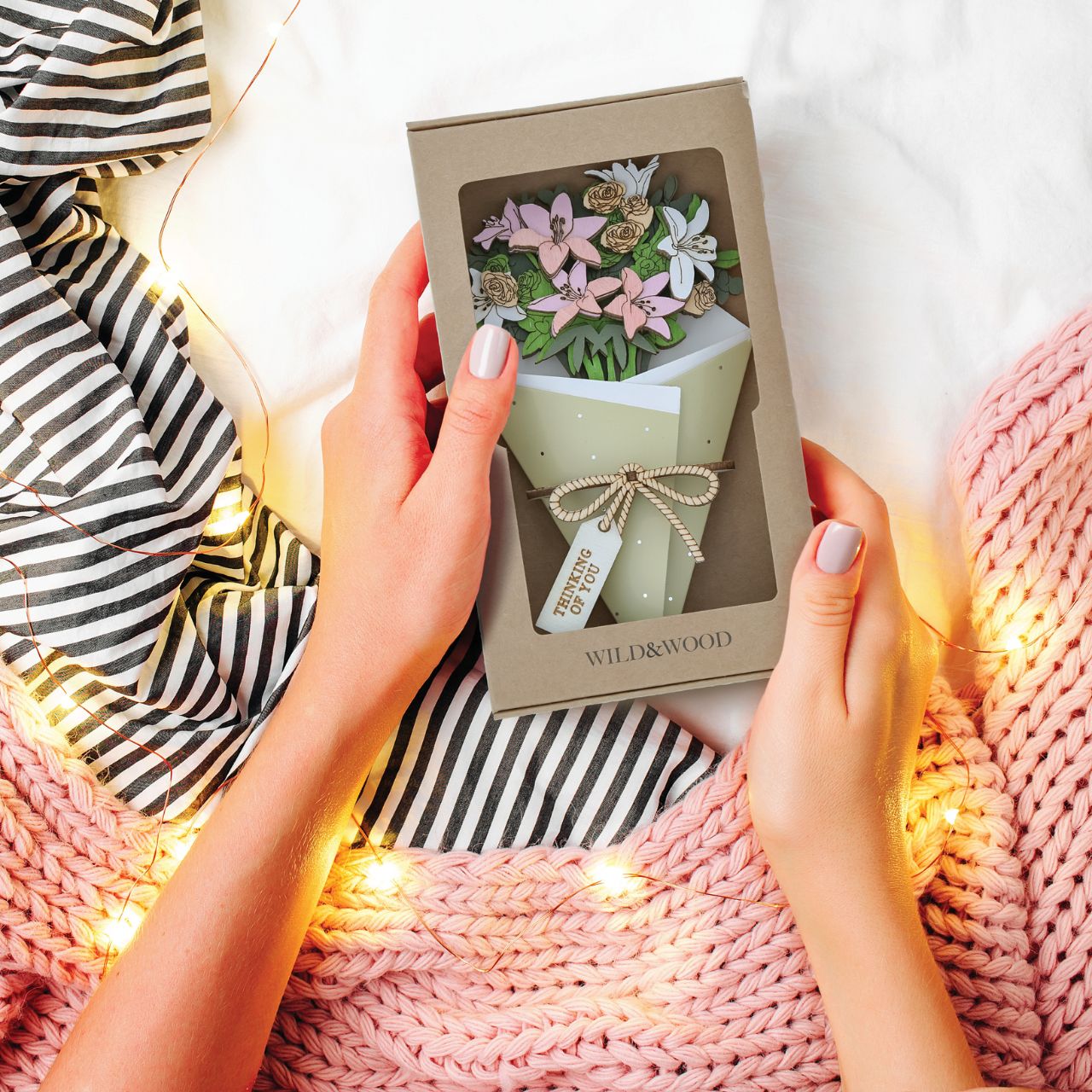 Surprise and delight someone with a beautiful bouquet figural card - Send them loads of love through the post with our letterbox inspired 3D figurine card..