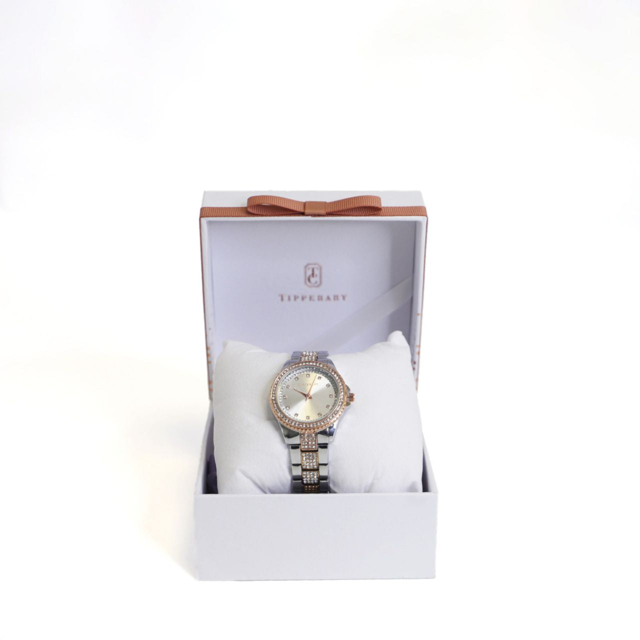 Crafted by the designers at Tipperary, the Americana Watch is a striking fusion of classic charm and modern sophistication. Its polished silver-tone case is framed by a rose gold bezel, adorned with shimmering silver crystals for an added touch of glamour.
