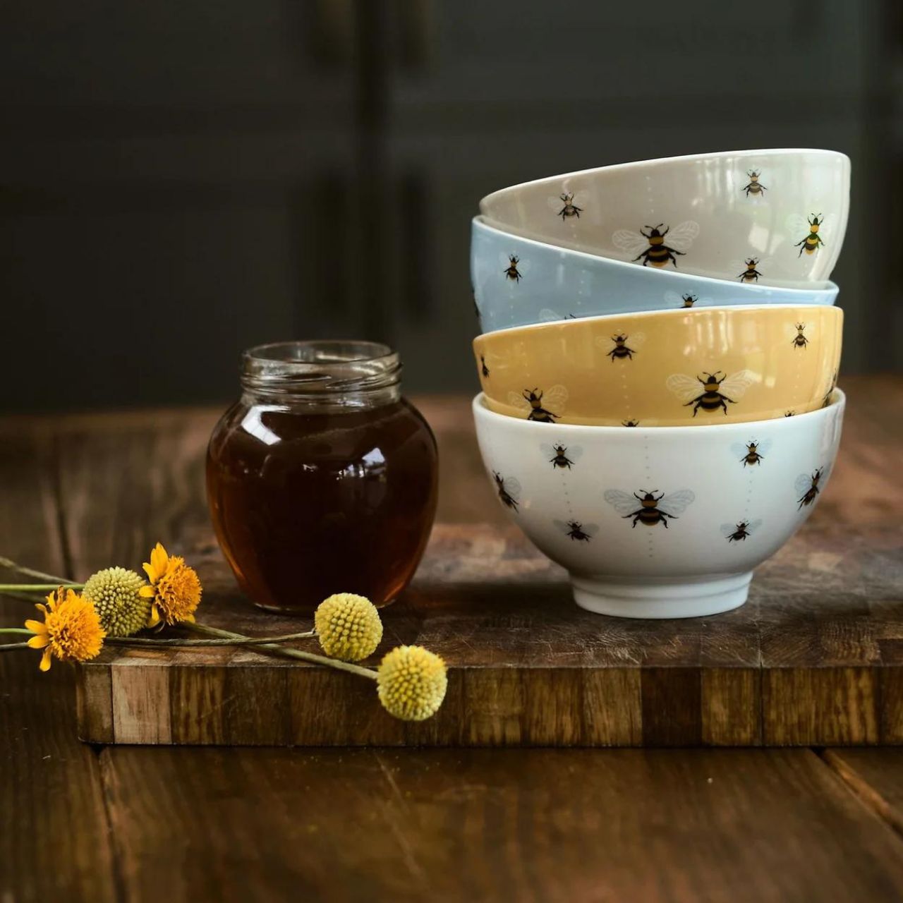 Tipperary Crystal Bee Cereal Bowls Set of 4 - Add a splash of colour to your kitchen with our Tipperary Crystal New Bees Collection. The stunning range features the busy bumble bee design sure to brighten up your kitchen.