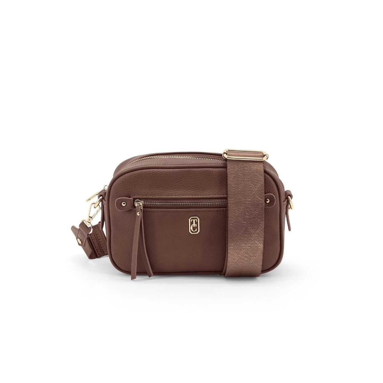 The Brooks Cross Body Bag in rich chocolate brown is a versatile everyday essential from Tipperary. Designed for comfort and style, this crossbody bag features an adjustable strap that sits perfectly across your body, leaving your hands free.
