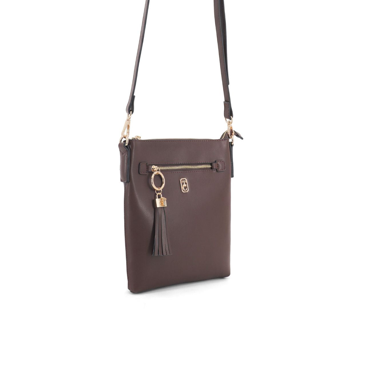The Chelsea Cross Body Pouch in rich chocolate leather is the perfect everyday companion. This compact Tipperary design features an adjustable cross body strap for hands-free convenience, ideal for keeping essentials close while on the move.