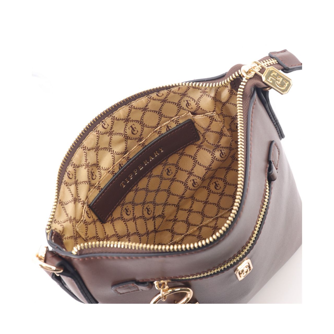 The Chelsea Cross Body Pouch in rich chocolate leather is the perfect everyday companion. This compact Tipperary design features an adjustable cross body strap for hands-free convenience, ideal for keeping essentials close while on the move.