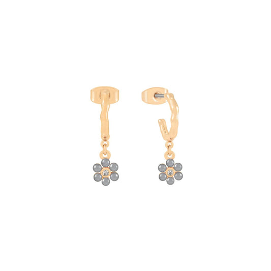 Delicate yet contemporary, the Daisy Grey Pearl Hoop Drop Earrings bring a playful charm to any look. With a graceful daisy bloom suspended from a textured gold hoop, these earrings add movement, elegance, and a hint of whimsy.