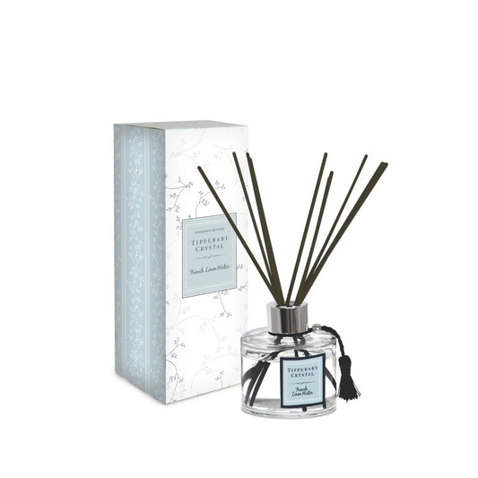 Reminiscent of evenings on the veranda in Provence, this soft aroma includes relaxing lavender, sweet orange, petit grain and some light citrus notes diffusing a clean and soothing fragrance.