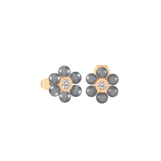 Chic and feminine, the Daisy Grey Pearl Stud Earrings are a timeless addition to your jewellery box. Inspired by the charm of blooming daisies, these studs combine elegance with everyday wearability.