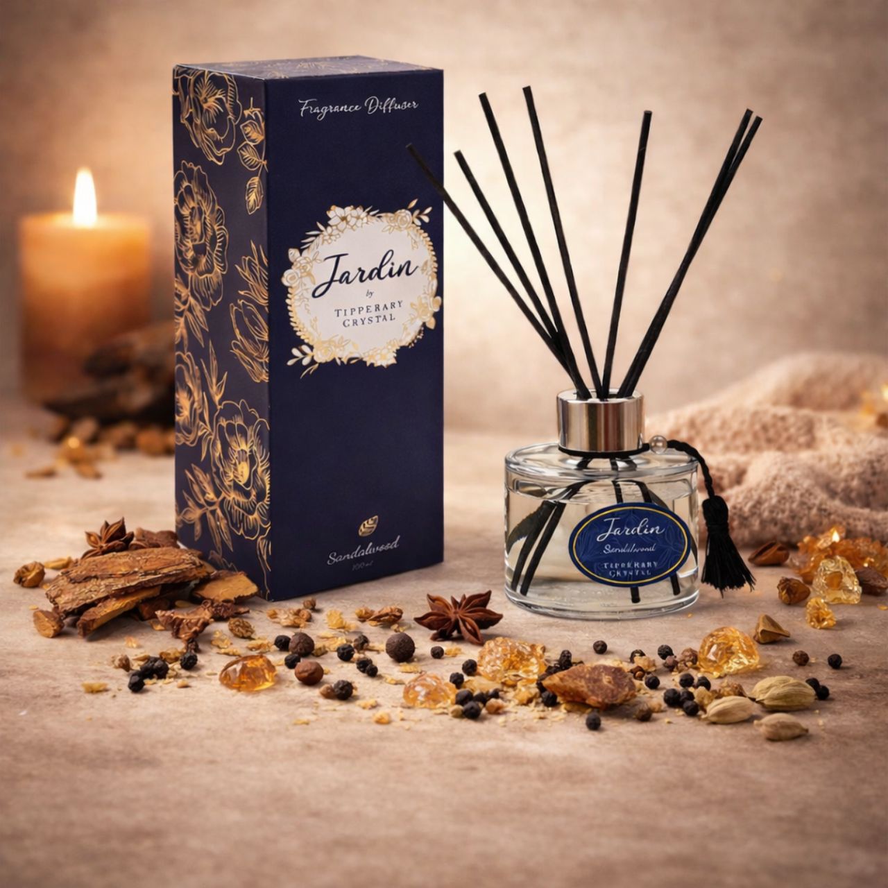 This is a luxuriously rich and decadent scent that has blends of amber and musky sandalwood intertwined with smoked oak and exotic spices. A wonderful aroma that will create an opulent ambiance.