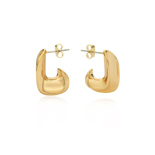 These Tipperary L Hoop Earrings in Gold are a beautiful addition to any jewellery collection.