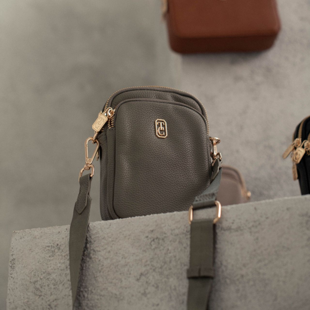 Introducing our exclusive collection of animal friendly PU leather look handbags and wallets. Expertly designed and manufactured. The Tipperary design team travelled the world, visiting all the designer fashion shows, in order to create these on-trend chic and functional handbags.