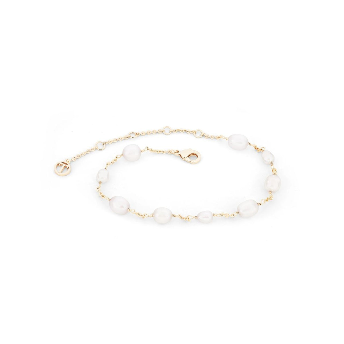 Elegant natural pearl bracelet featuring a delicate chain design in gleaming gold. Each pearl is hand-selected for its lustrous beauty, creating a timeless piece perfect for everyday wear or special occasions.