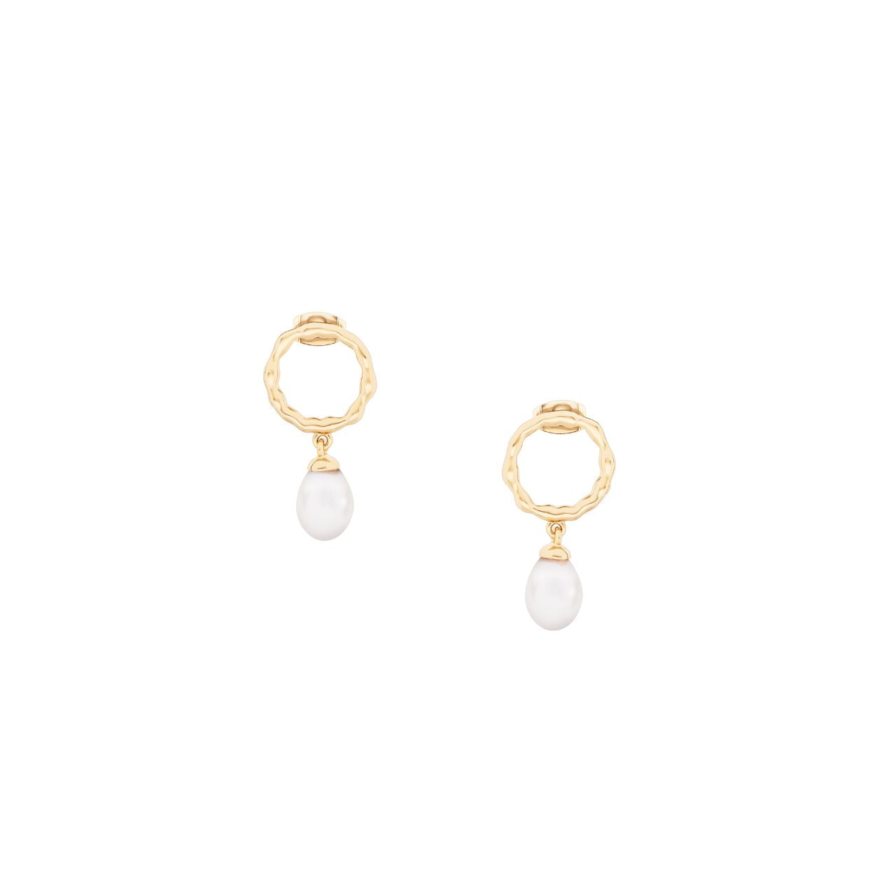 Discover timeless elegance with the Tipperary Pearl Circle Earrings. Crafted in gold, these earrings feature beautiful pearl circles, adding a touch of sophistication to any outfit. Perfect for both casual and formal occasions, these earrings are a must-have accessory for any fashion-forward individual.