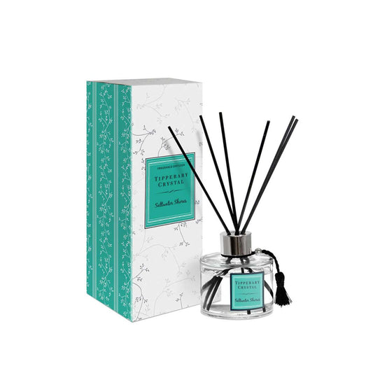 This refreshing scent is one of summer, inspired by the natural aromas of the sea. Blended with the complex aroma of musk, this primarily masculine aroma takes on sensual, warm, spicy and woodsy animalistic notes.