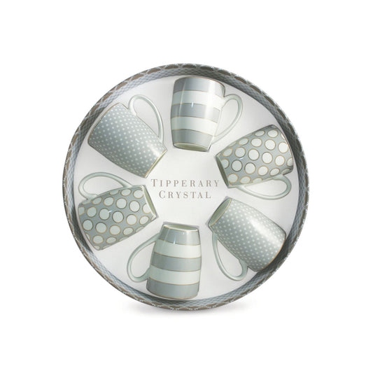 Comes exquisitely preswented in a Tipperary Crystal Hat Box with Bow.