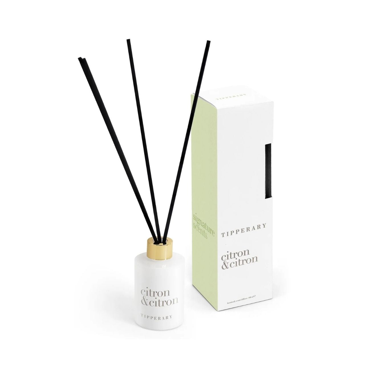 Invigorate your living spaces with the Tipperary Signature Scents Citron & Citron Diffuser. This 100ml fragrance captures the essence of sun-ripened citrus, delivering a sophisticated blend of crisp, uplifting notes that awaken the senses.