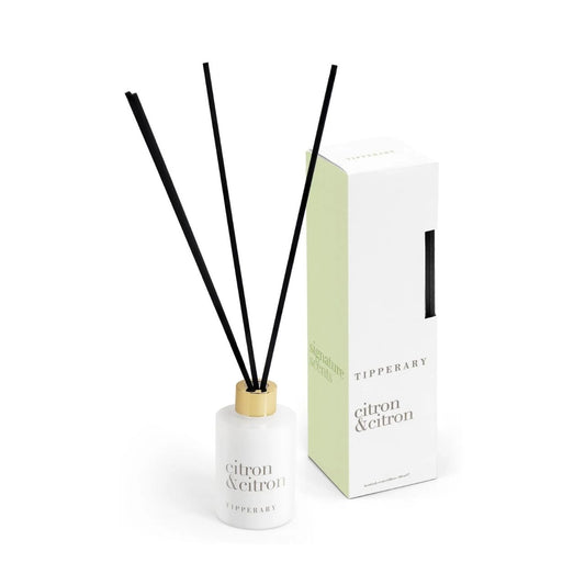 Invigorate your living spaces with the Tipperary Signature Scents Citron & Citron Diffuser. This 100ml fragrance captures the essence of sun-ripened citrus, delivering a sophisticated blend of crisp, uplifting notes that awaken the senses.