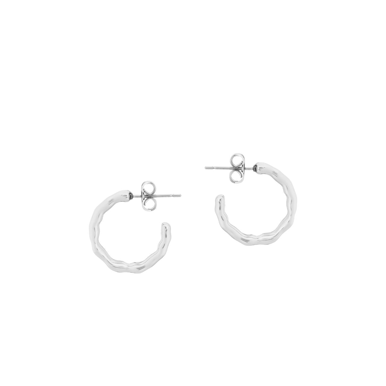 Delicate small hoop earrings with silver plated accents. These lightweight Tipperary earrings offer an effortless, natural aesthetic perfect for everyday wear.