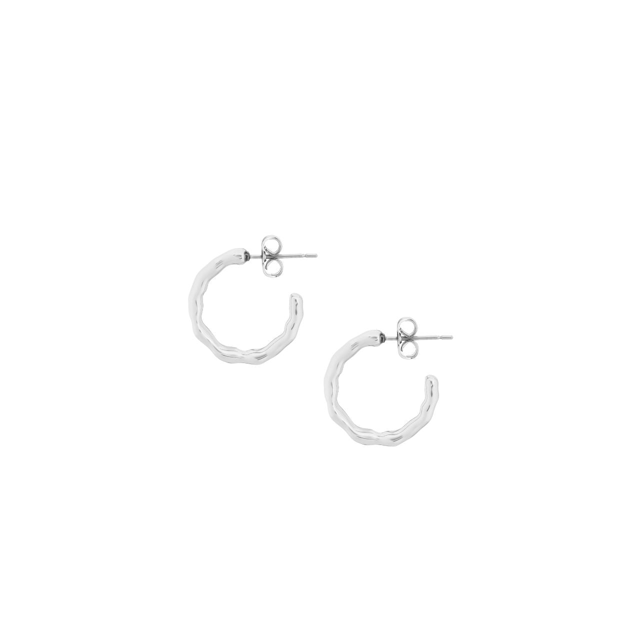Delicate small hoop earrings with silver plated accents. These lightweight Tipperary earrings offer an effortless, natural aesthetic perfect for everyday wear.
