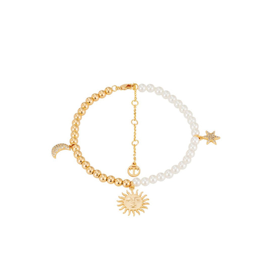 Experience the radiance of the sun with our new Soleil jewellery collection. Our designs capture the positivity, joy & warmth of the sun. Brighten up your day every day. Discover delicate earrings, pendants, bracelets and bangles. Perfect to achieve a simple but glamorous look.