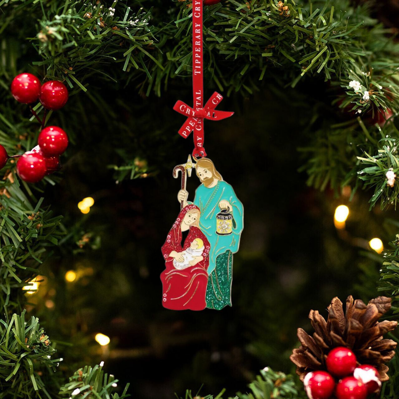 Transform your home into a magical winter wonderland with the Tipperary Sparkle Nativity Decoration. This exquisite Christmas decoration features a sparkling nativity scene to add a touch of elegance and holiday spirit to any room. Crafted by Tipperary, renowned for their quality and craftsmanship, this decoration is sure to impress.