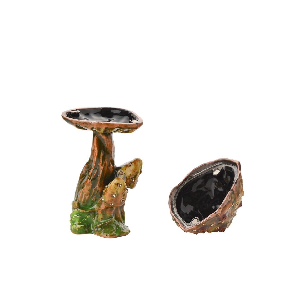 Step into the enchanting world of the Treasured Trinkets – Mushroom by STRATTON, a whimsical and meticulously crafted trinket box that captures its endearing charm.