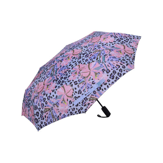 This premium umbrella has a auto open & close feature, so at a touch of a button the canopy fully opens and then press the button again to collapse the canopy… a handy function when you’re in and out of buildings or shops.