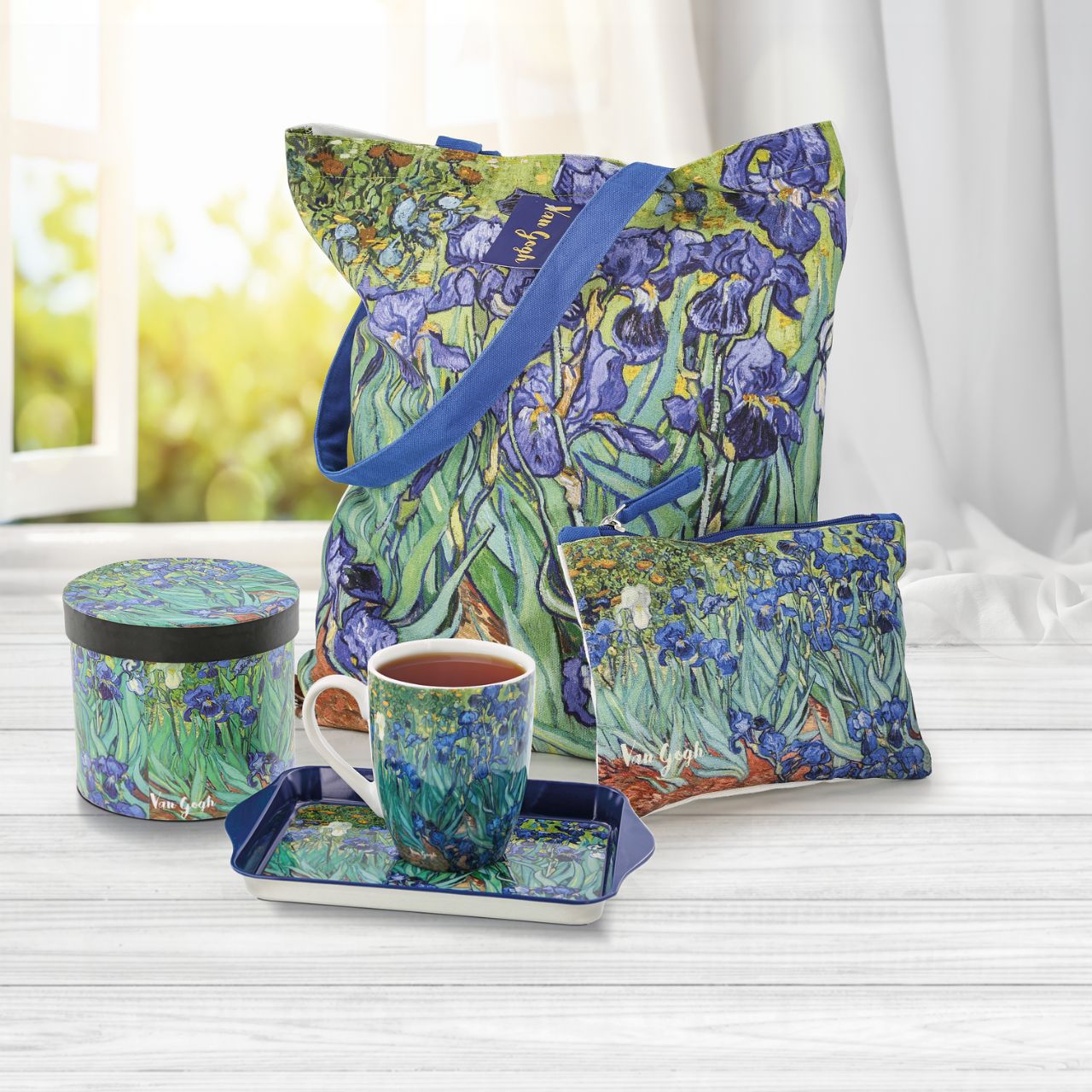 Metal tray perfect for tea, coffee, snacks or even jewellery. Based on the famous painting "Iris" by Dutch Post-Impressionist painter Vincent Van Gogh.