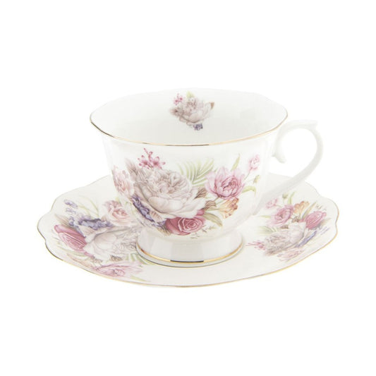 Made from high-quality ceramic, this cup and saucer set offers durability and is resistant to daily use. The refined design with a floral print and subtle gold accents makes this set a true eyecatcher on your table.