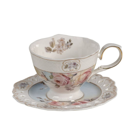 An elegant high-tea or simply a tea lover? Your tea will taste even better with our cups and saucers! Our cups come in the most unique designs; covered with antique, vintage, or cute prints. But we also have plain cups and saucers with a stylish design for those who don’t like prints that much. Great for a cup of cappuccino!