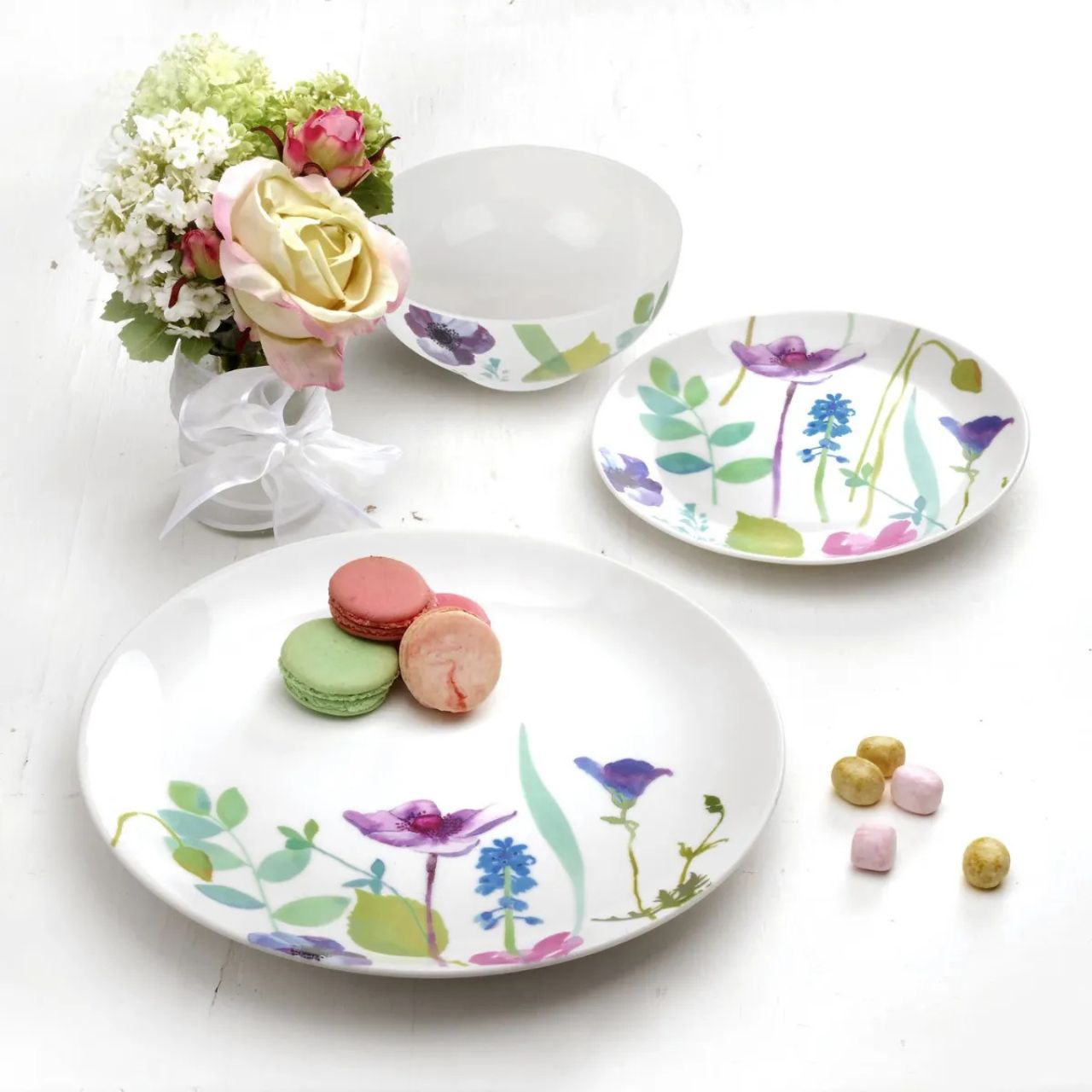 Bring sunshine to your table with vibrant hues and painterly florals