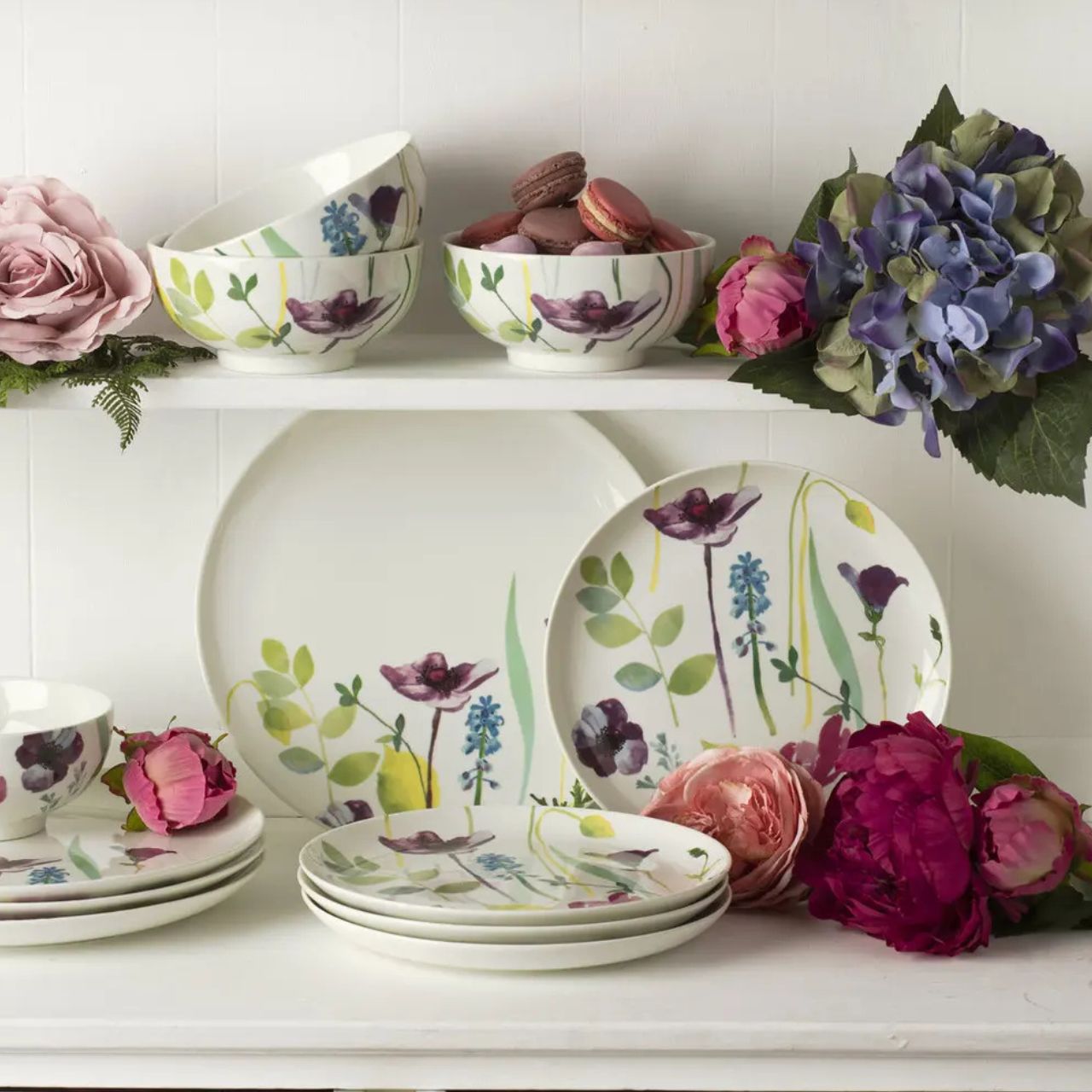Bring sunshine to your table with vibrant hues and painterly florals
