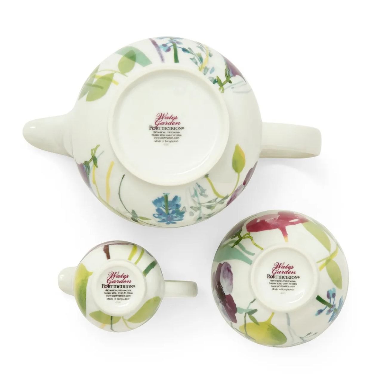 This vibrant set has everything you need to perfectly present tea at any time of day