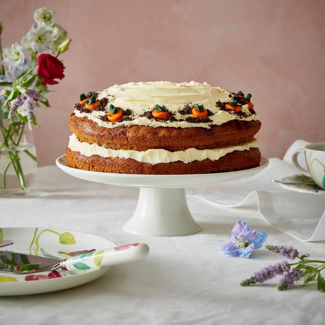 A statement piece perfect for showing off your delicious bakes