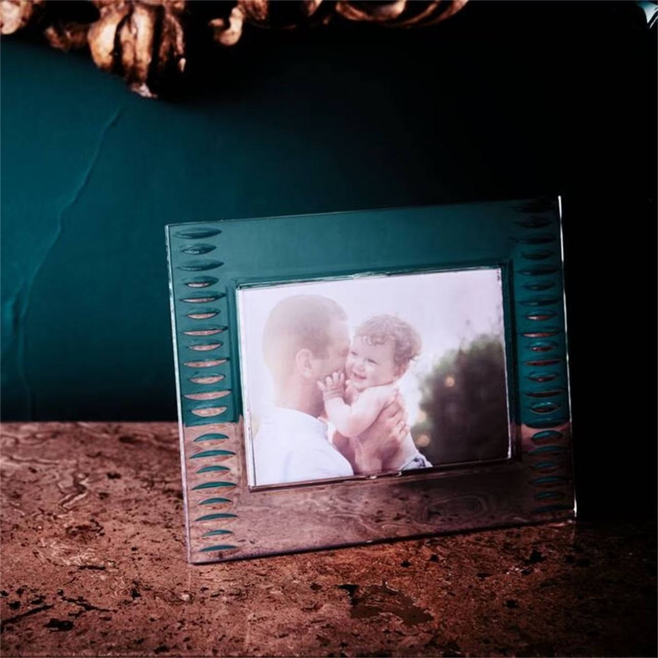 Waterford Mara Frame 5” x 7”  The Mara Frame, with its signature long and short vertical cuts, recalls the enduring rhythm and life of the Irish Sea. Like the endless waters that lap at the shores of Waterford’s beloved Ireland, your memories will last forever when lovingly displayed in the Mara Frame.