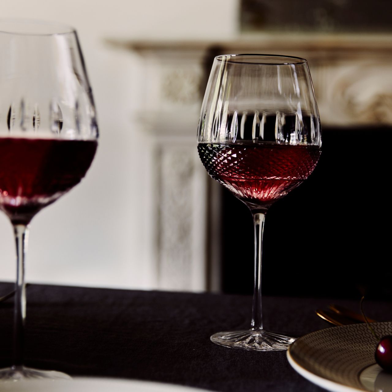 Irish Lace Red Wine Set of 2 by Waterford Crystal  An elegant marriage of form and function, Waterford’s Mastercraft Irish Lace Red Wine glasses are perfect for red wine connoisseurs and those who appreciate the clarity, weight and indulgence of timeless crystal.